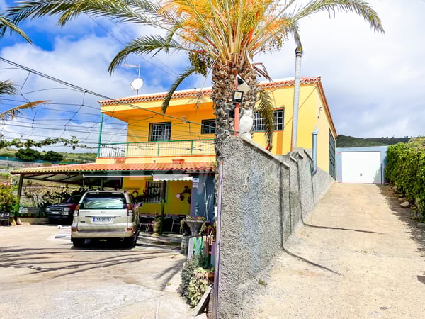 Villa in Granadilla - view 1