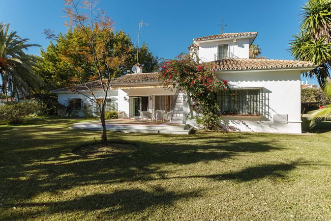 Villa in Marbella - view 1
