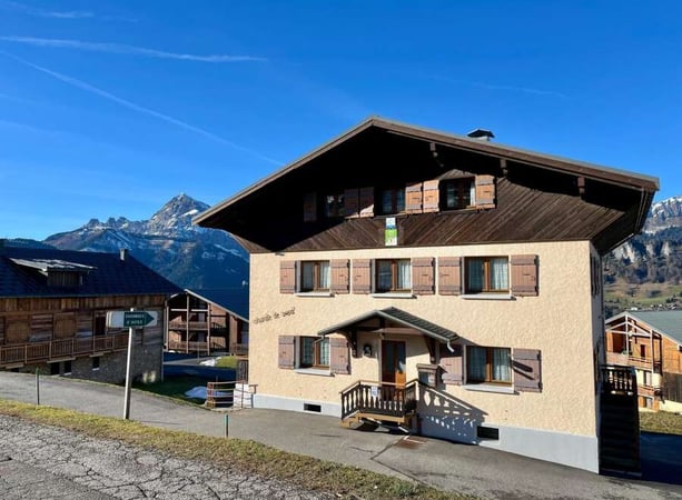 Chalet in Crest-Voland - view 1