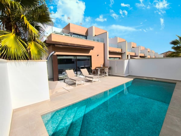 House in Algorfa - view 1