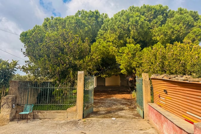 Villa in Marinella - view 1