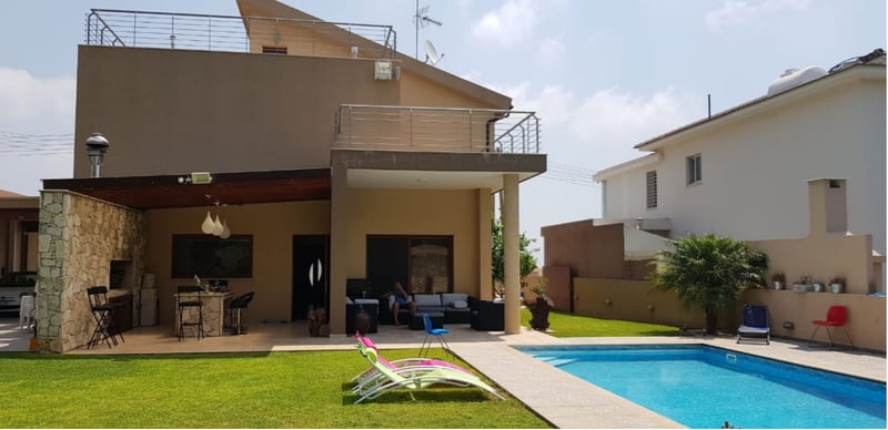 House in Kato Polemidia - view 1