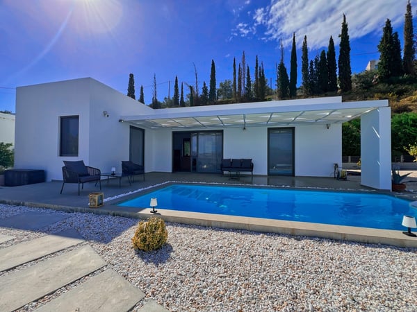 Villa in Tolon - view 1