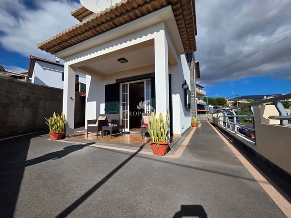 Villa in Gaula - view 1