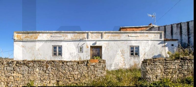 Villa in Sao Bartolomeu de Messines - view 1