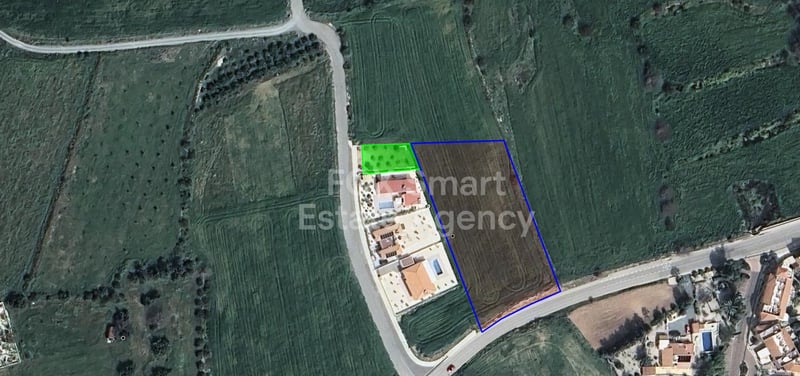 Land in Anarita - view 1