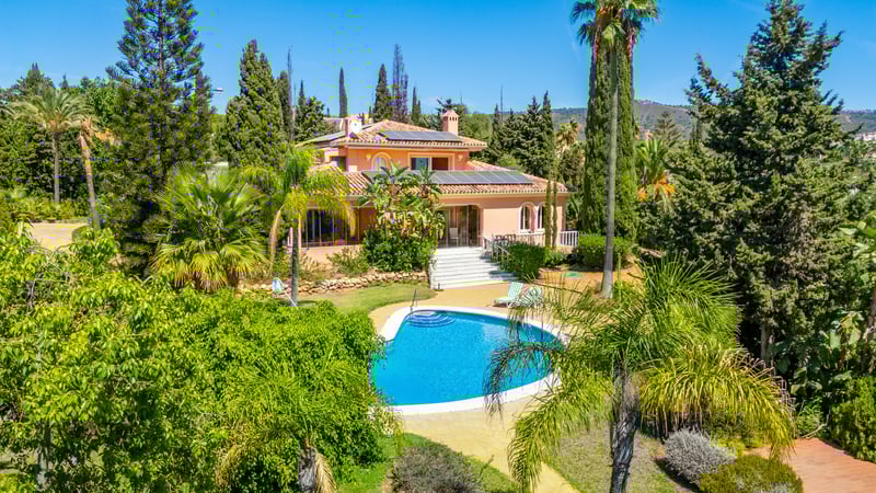 Villa in Marbella Del Este - view 1
