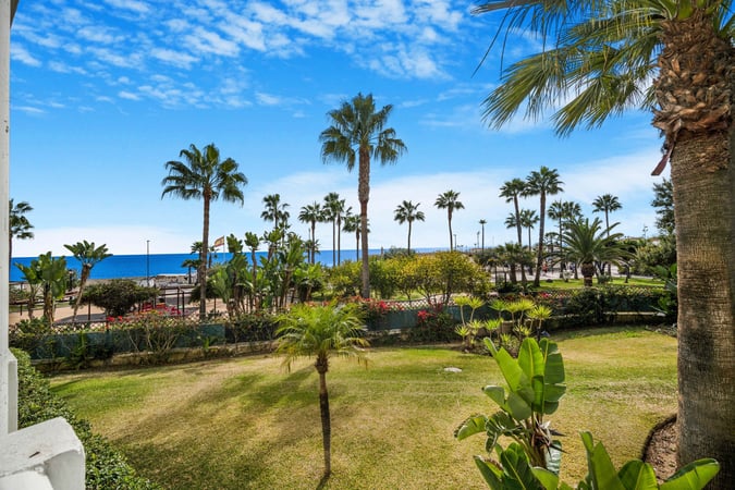 Apartment in Puerto Banus - view 1