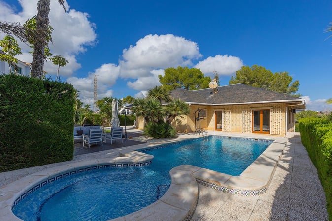 Villa in Urbanizacion los Balcones - view 1