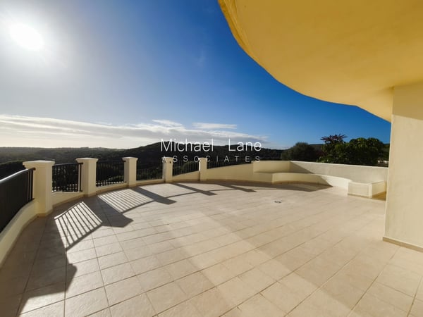 Apartment in San Roque Club - view 1