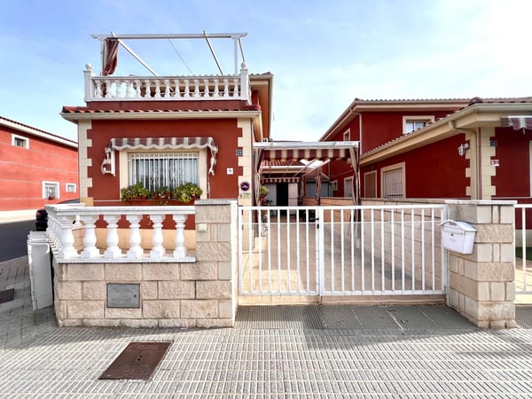 House in Pinoso - view 1