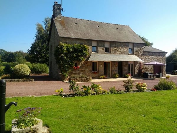 House in Mortain - view 1