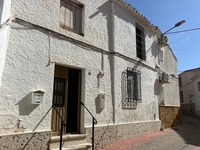 House in Uleila del Campo - Image 3