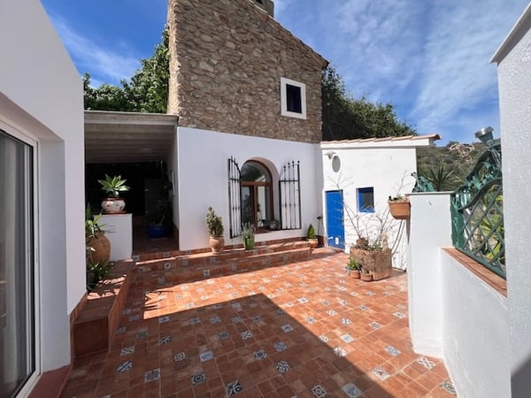 House in Los Ramirez - view 1