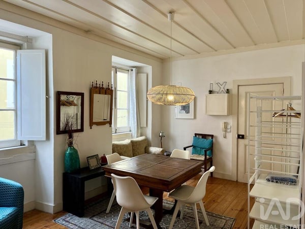 Apartment in Santa Maria Maior - view 1