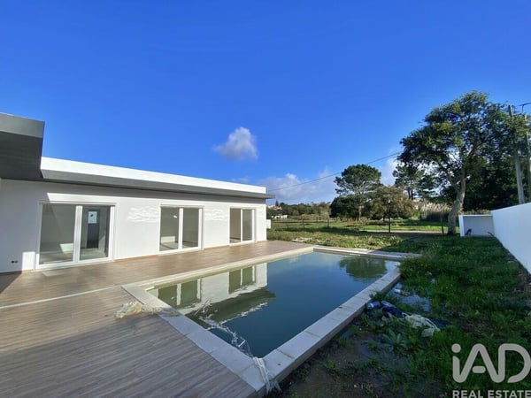 House in Serra do Bouro - view 1