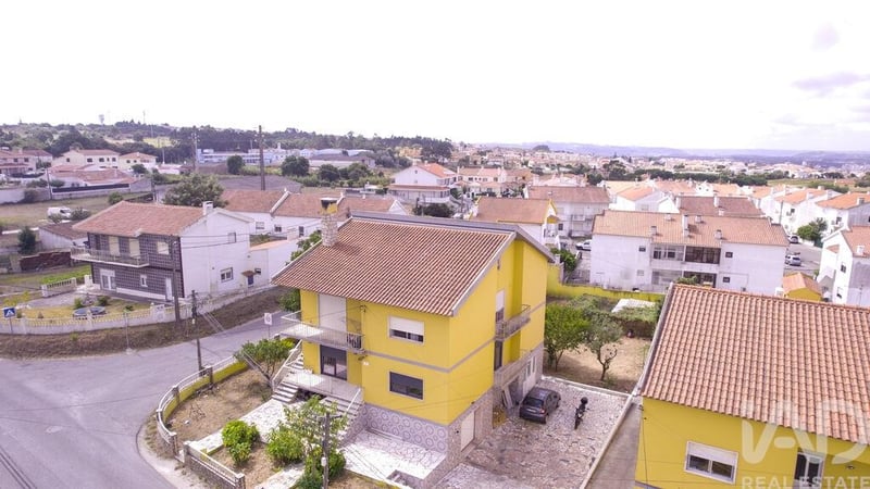 House in Caldas da Rainha - view 1