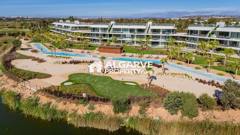 Apartment in Quarteira - view 1