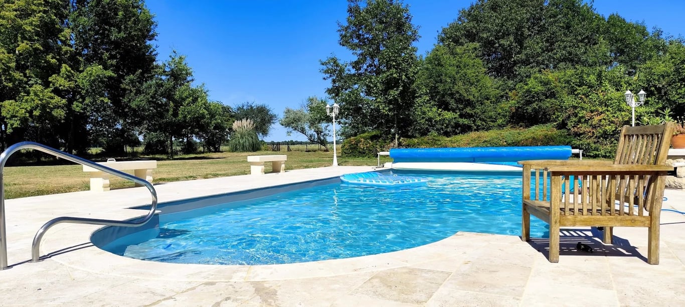 House in La Puye - Image 2