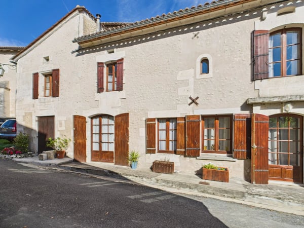 House in Saint-Paul-Lizonne - view 1