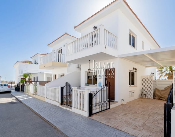 House in Frenaros - view 1