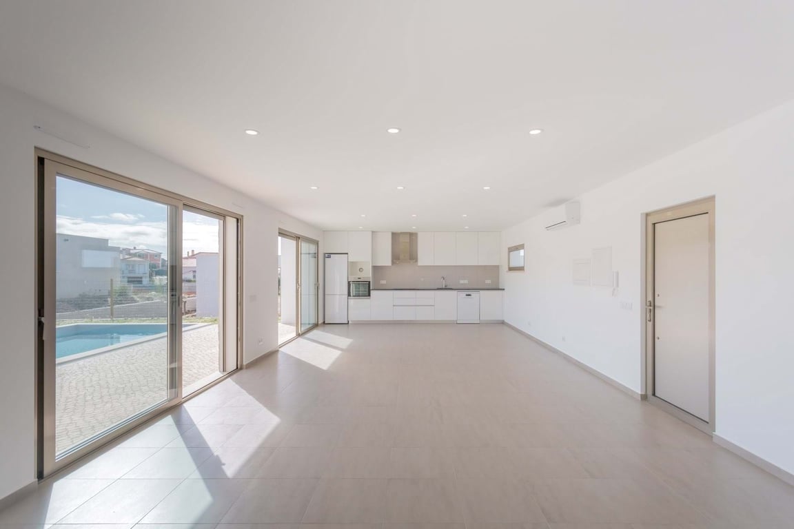 Villa in Caldas da Rainha - Image 3