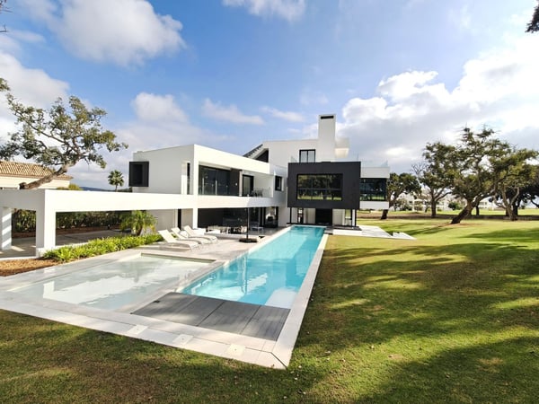 House in Urbanizacion San Roque Club - view 1