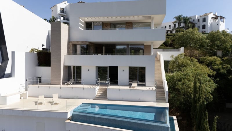 Villa in Malaga - view 1