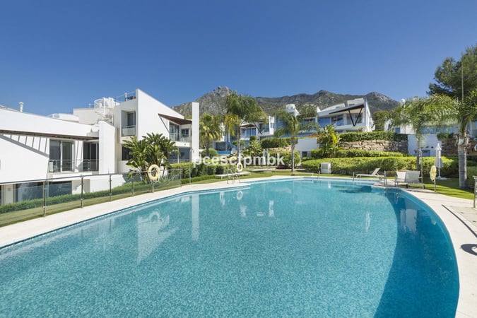 House in Marbella - view 1