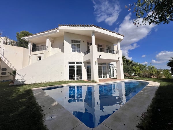 Villa in Lomas de la Quinta - view 1