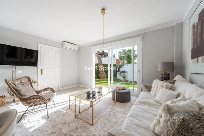 Apartment in Nueva Andalucia - view 1