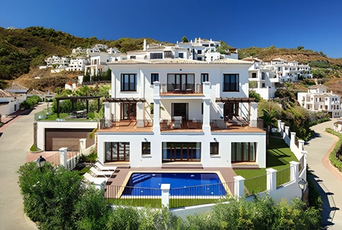 Villa in Benahavis - view 1