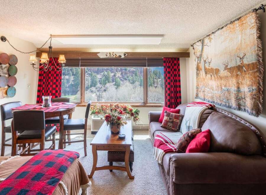 House in La Plata County - Image 2