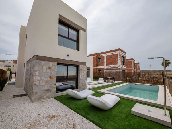 House in Algorfa - view 1