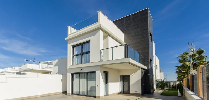 House in San Miguel de Salinas - view 1