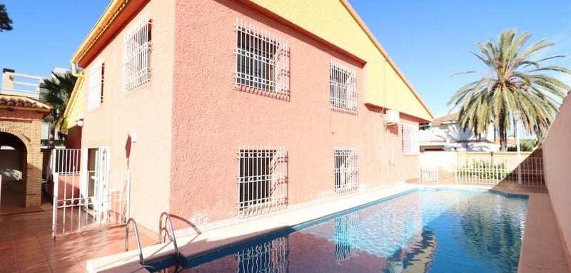 House in La Zenia - view 1