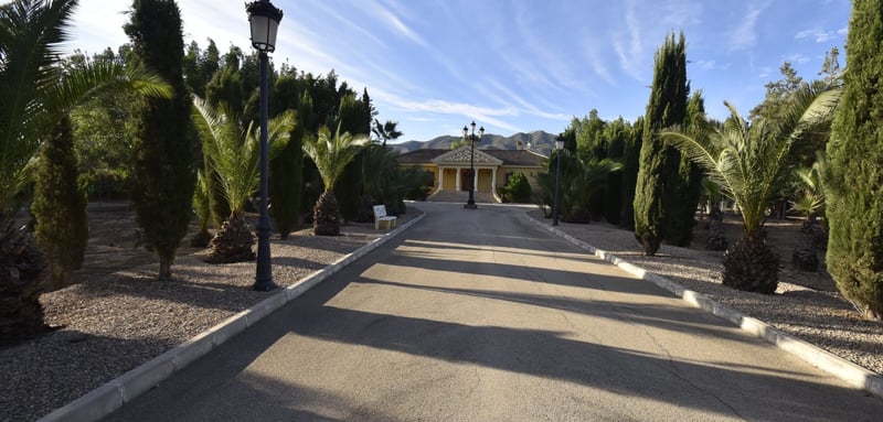 House in Alicante - view 1