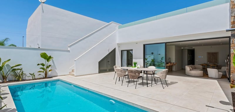 House in Los Alcazares - view 1