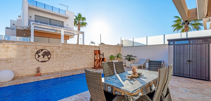 House in Villamartin - view 1