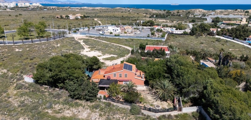 House in El Altet - view 1