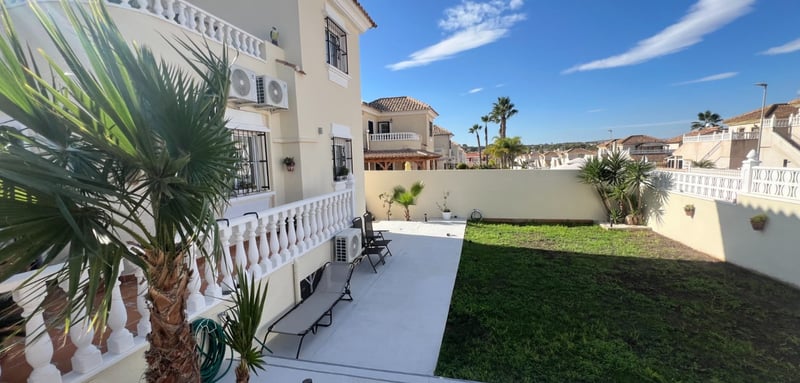 House in Algorfa - view 1