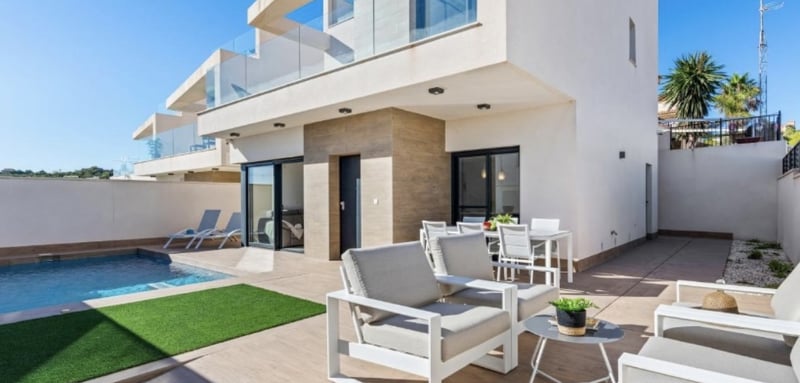 House in San Miguel de Salinas - view 1