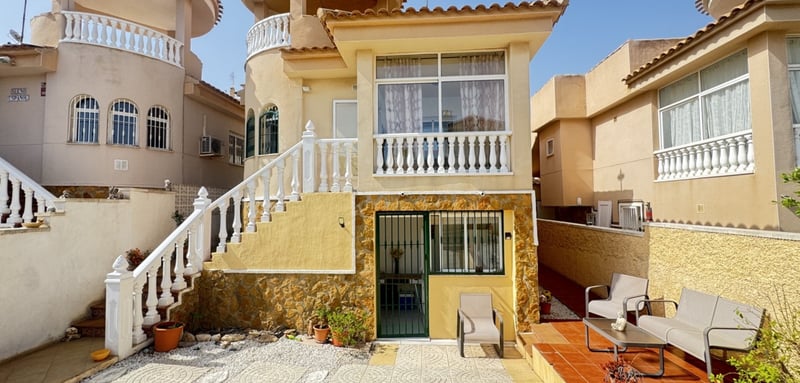 House in Villamartin - view 1