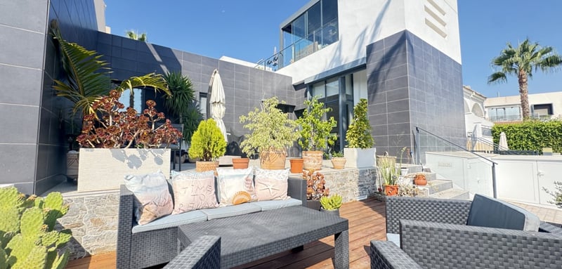 House in Villamartin - view 1