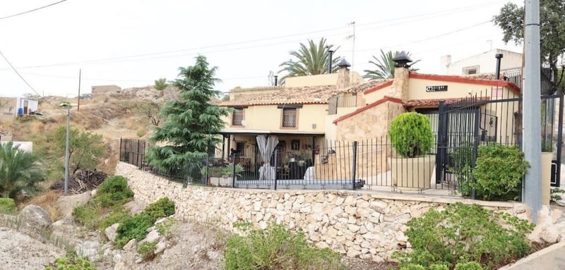 House in La Garapacha - view 1