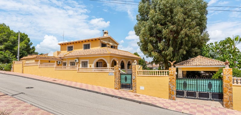House in Jacarilla - view 1