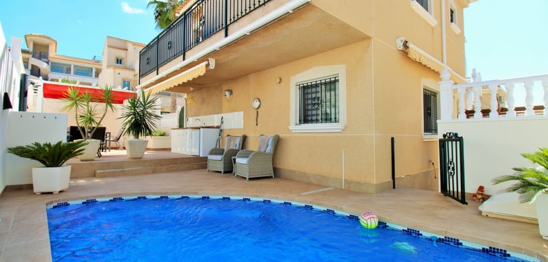 House in Villamartin - view 1