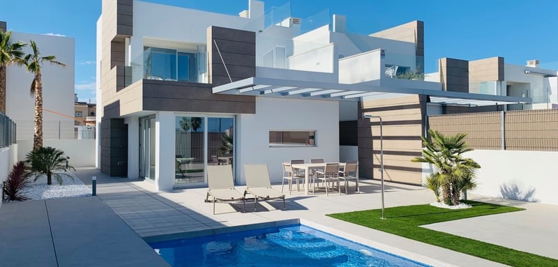 House in Guardamar del Segura - view 1