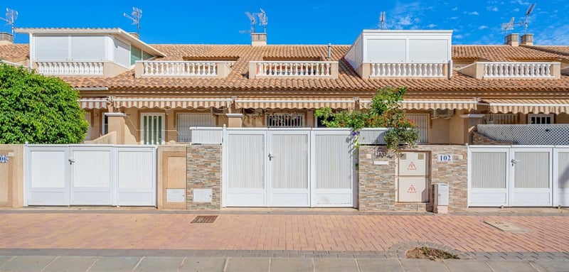 House in Los Alcazares - view 1