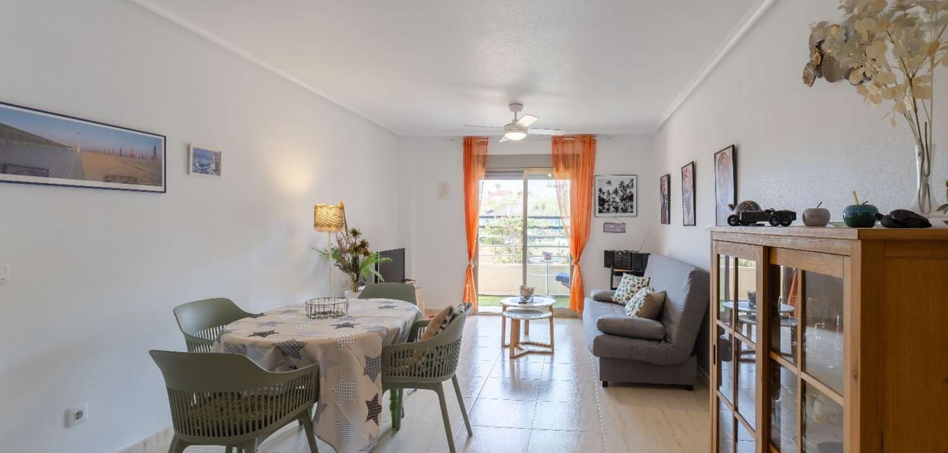 Apartment in San Miguel de Salinas - Image 2